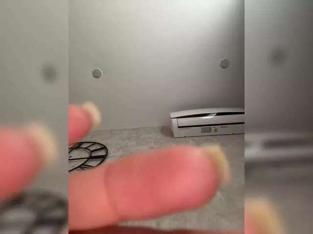 Ellidi from BongaCams
