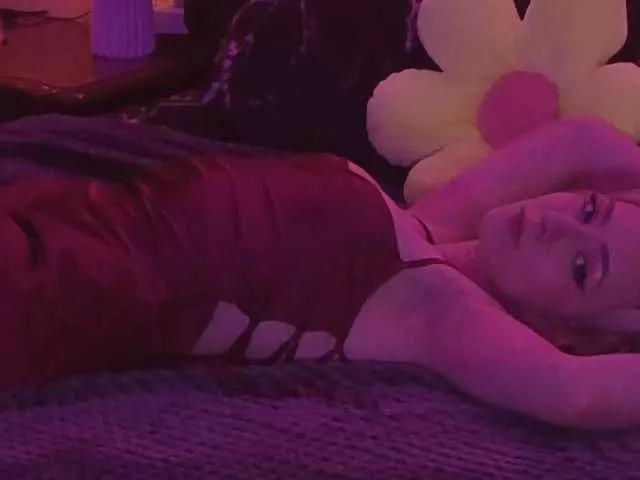 LollyGirlMoon from BongaCams