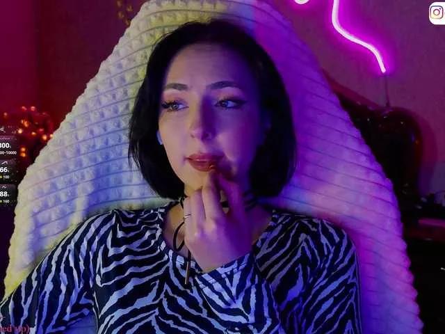LollyGirlMoon from BongaCams