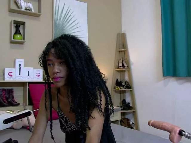 MoanaFrenchy on BongaCams