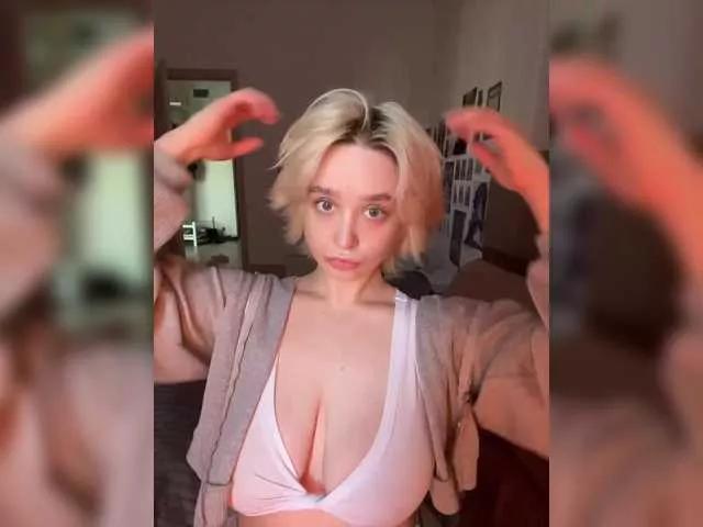 tamagotchigirl from BongaCams