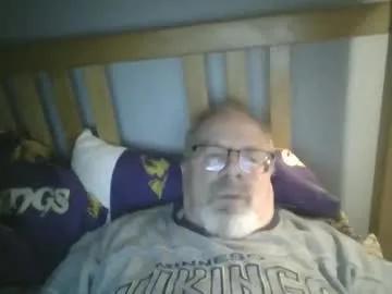 2003dynawideglide on Chaturbate 