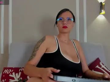 Freechat abril_jones10 on Chaturbate