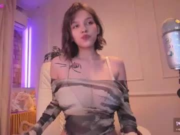 adalyn_glow from Chaturbate