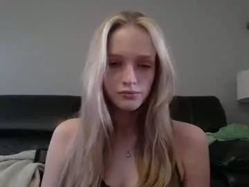 Freechat adelynngray on Chaturbate