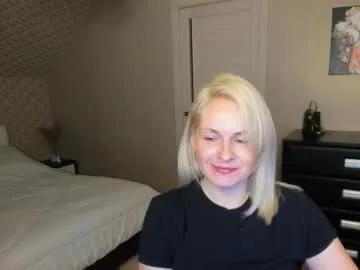 alicee__grace — Welcome to my room! #feet #mature #milf #natural #nonude