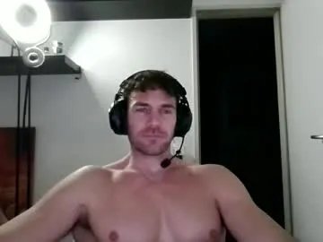 Freechat alphah_hunk on Chaturbate