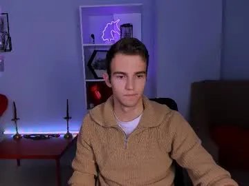 Freechat astren_villo on Chaturbate