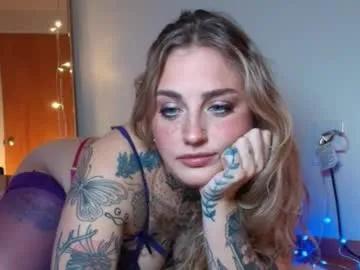 Away bambidear420 on Chaturbate