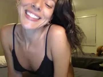 Private bella_bloom1 on Chaturbate