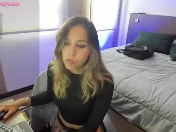 bella_blue_ on Chaturbate 