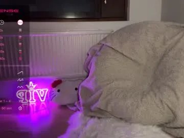 Freechat blushandburn on Chaturbate