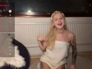 Freechat blushandburn on Chaturbate