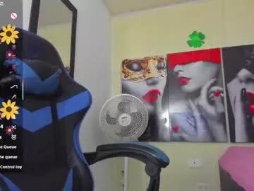 catalehia_milk from Chaturbate