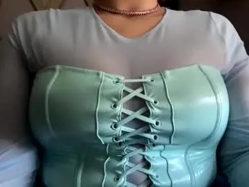 Freechat crystalyn777 on Chaturbate