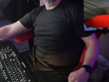 dadboddude01 on Chaturbate 