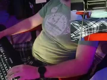 dadboddude01 on Chaturbate 