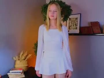 darceyheyd — GOAL: eye contact [10 tokens remaining] Welcome to my room! #new #shy #skinny #blonde #18