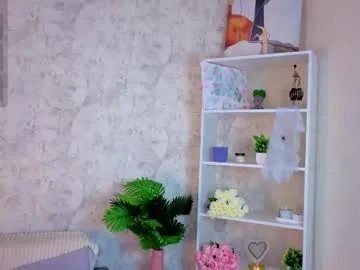 Freechat ebonyleibenstein on Chaturbate