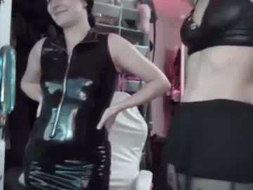 Freechat embersburningup on Chaturbate