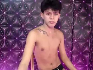Emerald_cummer from Chaturbate