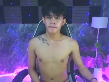 Emerald_cummer from Chaturbate
