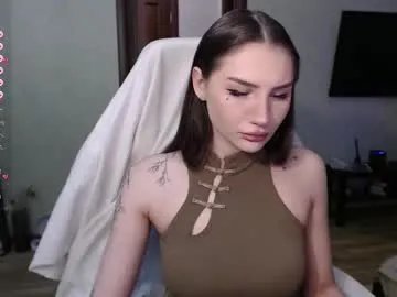 Freechat emmiclo on Chaturbate