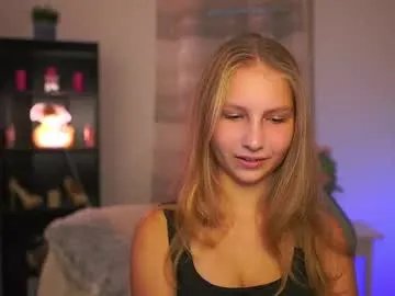Freechat emmie_murray on Chaturbate