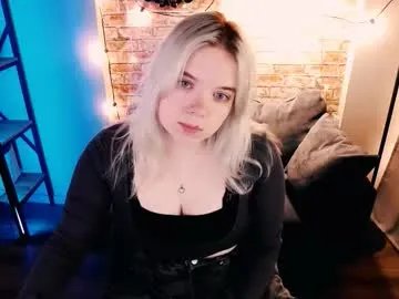 Freechat fancybella on Chaturbate