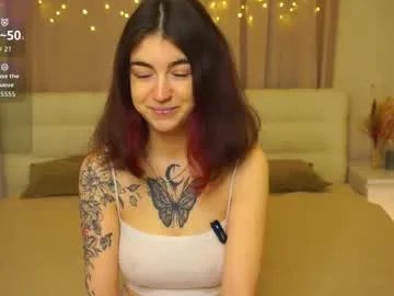 Freechat honeykadakia on Chaturbate
