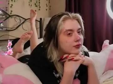Irissocute from Chaturbate