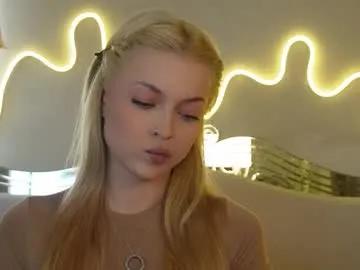 kelly_peachpiee from Chaturbate is Freechat