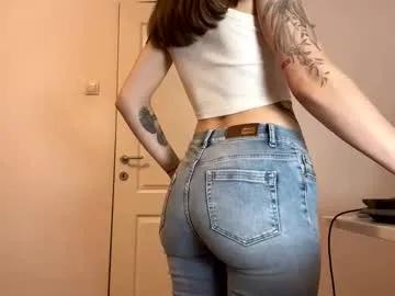 Away kennasoft on Chaturbate