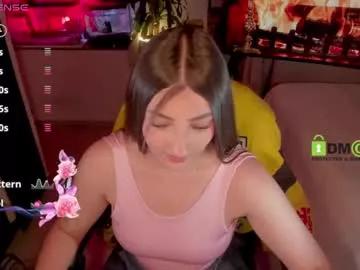 Freechat khionebesset on Chaturbate