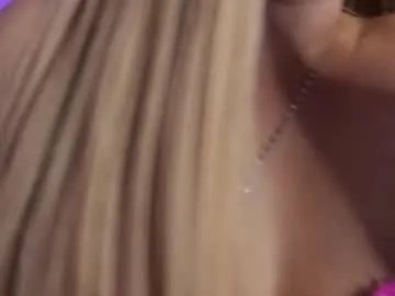 Freechat kiaraa88 on Chaturbate