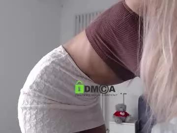 kissabella from Chaturbate