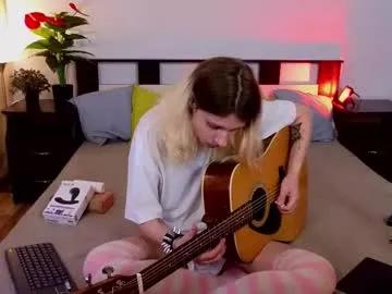 Freechat kitsuhi on Chaturbate