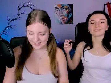 Freechat kitty_layy on Chaturbate