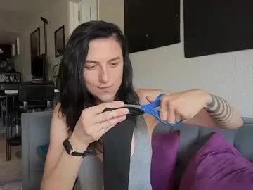 Freechat levity_opossum on Chaturbate