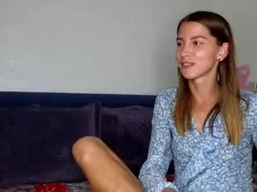 lisi4ka_basik33 on Chaturbate 