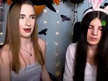 lizzie_boom — GOAL: jump tits 5 times [29 tokens remaining] Welcome to my room! #latina #sph #bigboobs #18 #halloween