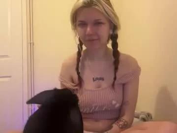 lizzyylovesick from Chaturbate