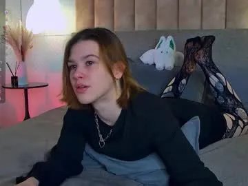 Freechat lorapuffs on Chaturbate