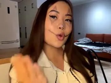 Freechat lucialostroh on Chaturbate