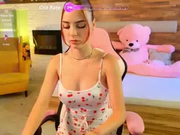 Freechat lucywilow on Chaturbate