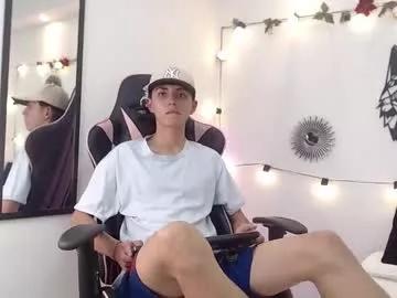 Away maiky_cooper on Chaturbate