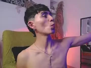 Away maiky_cooper on Chaturbate