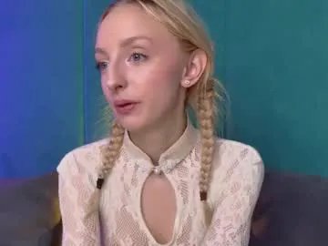 Freechat mayasnoww on Chaturbate