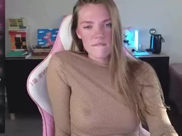 merry_dancers_ on Chaturbate 