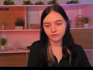 miki_ti — GOAL: funny dance [61 tokens remaining] Welcome to my room! #new #18 #pretty #young #smoke